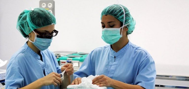 En 2020 aumentó un 3,1% el número de médicos colegiados