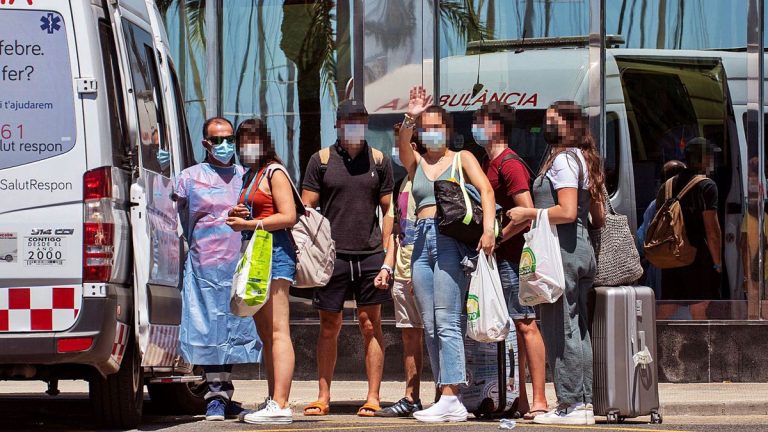 Hasta 62 estudiantes de los 249 aislados en Palma dan positivo por el 'megabrote'