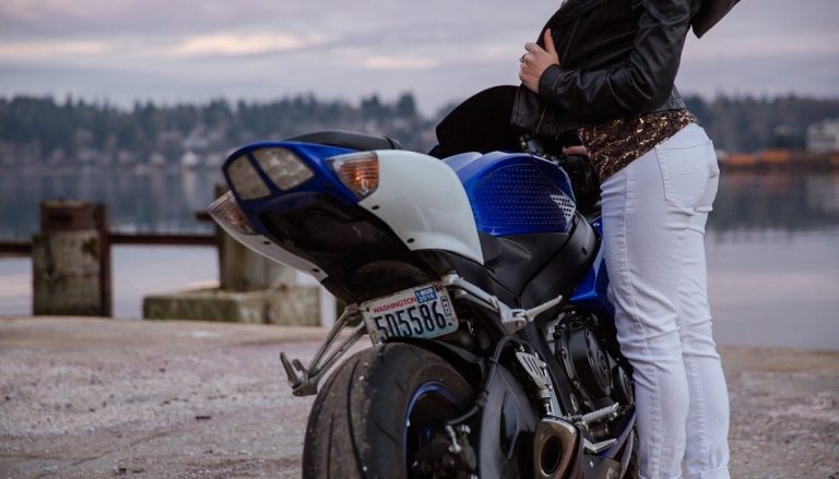 Las motos, cada vez más mujeres a bordo de un medio de transporte sostenible