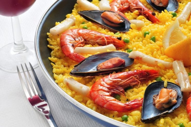 Paella: así debes 'decorarla' para una presentación de sobresaliente