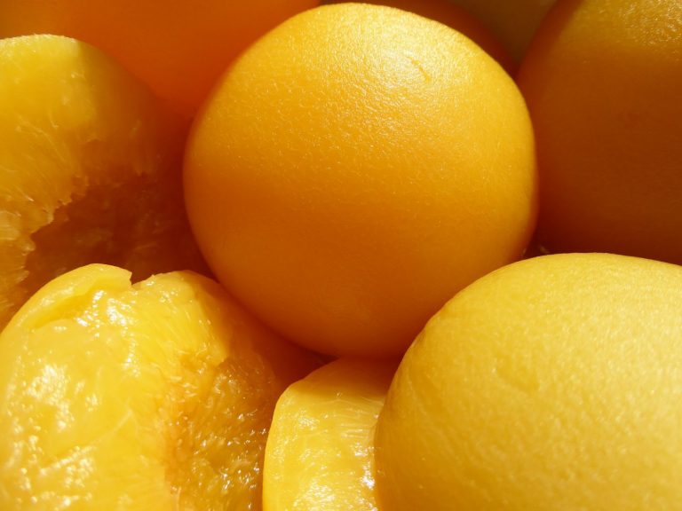 Melocotones en almíbar: errores que cometes y destrozan tu plato