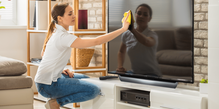 Cómo limpiar una televisión sin que se te la cargues