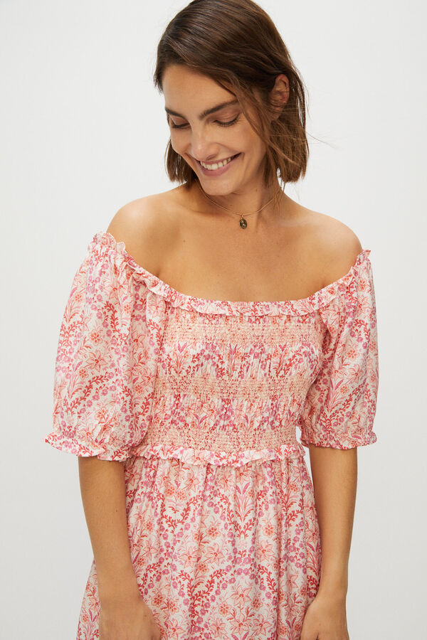 Este es uno de los vestidos más monos de las rebajas.