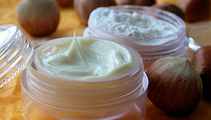 Cómo quitar las manchas de cremas en la ropa 1 ¿Cómo eliminar las manchas de cremas en la ropa de forma rápida y sencilla?