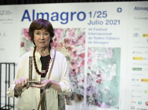 Julieta Serrano recoge emocionada el Premio Corral de Comedias Julieta Serrano recoge emocionada el Premio Corral de Comedias