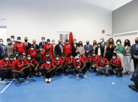 El Comité Olímpico Español inaugura el primer centro deportivo para refugiados El Comité Olímpico Español inaugura el primer centro deportivo para refugiados