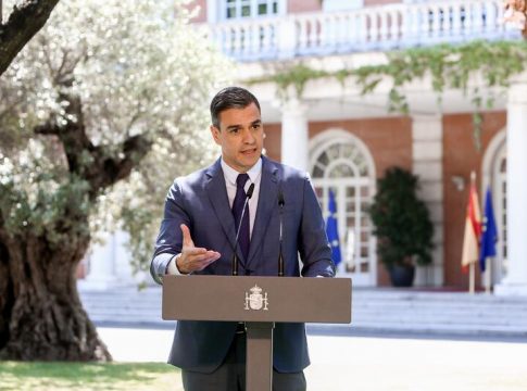 Sánchez no aclara si el Gobierno impulsará un referéndum consultivo sobre Cataluña Sánchez no aclara si el Gobierno impulsará un referéndum consultivo sobre Cataluña