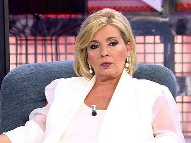 Carmen Borrego se sienta en el 'Deluxe'