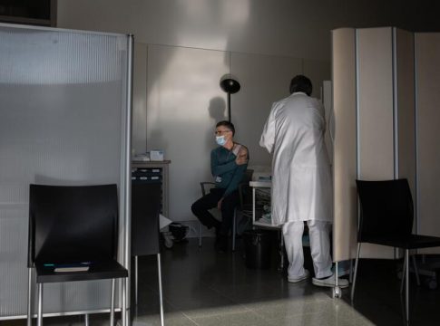 5.705 casos y ninguna muerte en Cataluña en las últimas 24 horas 5.705 casos y ninguna muerte en Cataluña en las últimas 24 horas