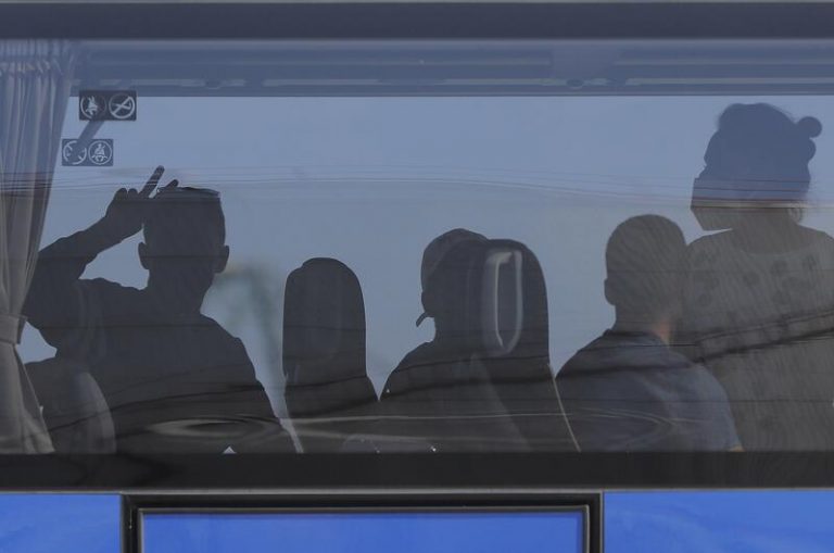 Nueve positivos más en Andalucía en los brotes de viajes de fin de curso y fiestas