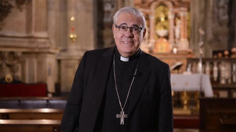 El arzobispo de Granada dice que la ley de la eutanasia y la ley 'trans' 