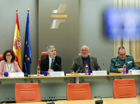 Marlaska cesa al general jefe de la Agrupación de Tráfico Marlaska cesa al general jefe de la Agrupación de Tráfico