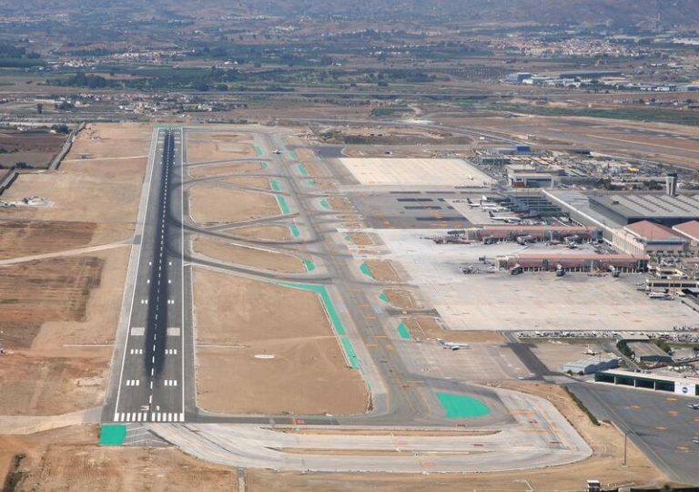 Aena ha restablecido ya la actividad en todas las terminales de sus aeropuertos