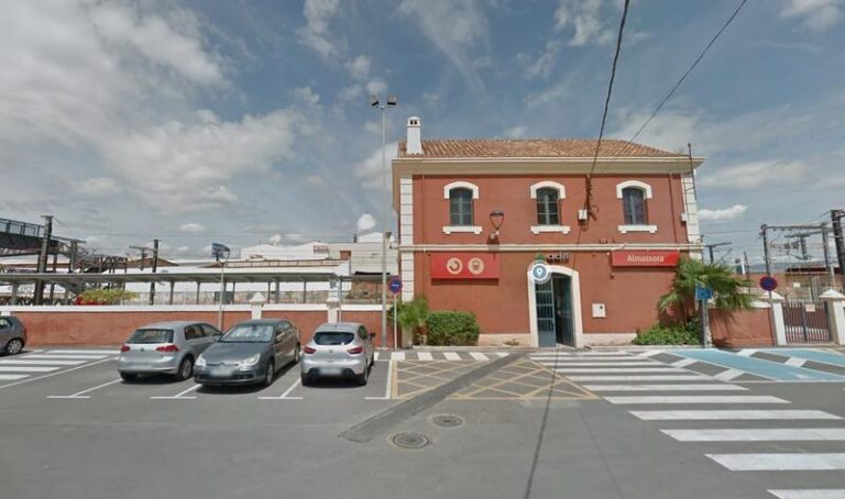 Fallece una persona tras ser arrollada por un tren en la estación de Almassora (Castellón)