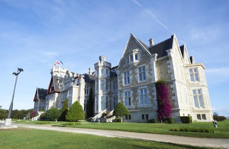 El ministro Castells, Manuel Jabois, Eduardo Noriega o Isabel Coixet, protagonistas en la UIMP la próxima semana