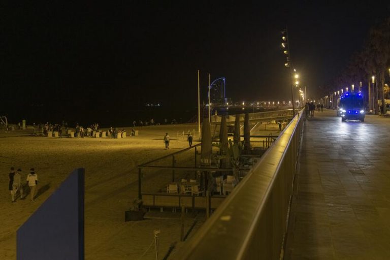 Fiscalía dice al TSJ de Cataluña que está a favor de avalar el toque de queda