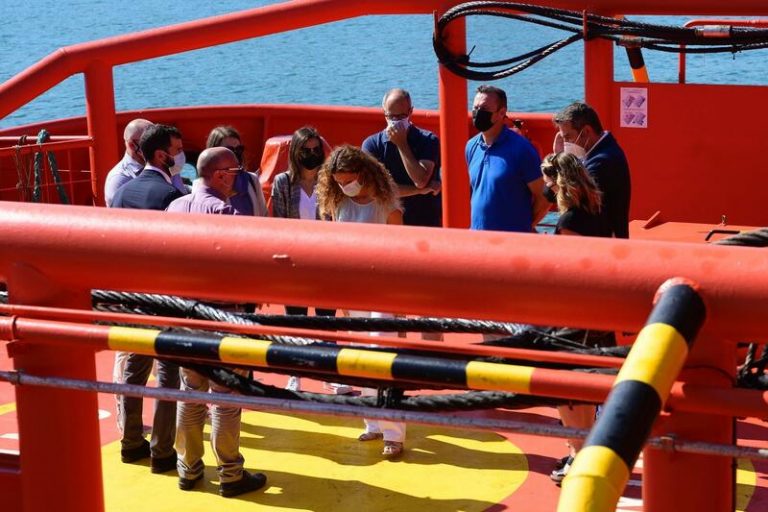 Salvamento Marítimo mantiene la búsqueda del tripulante del 'Maremi' y evalúa incorporar un dron submarino