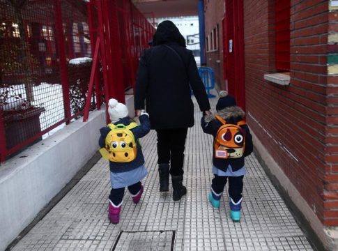 Estado y CCAA invirtieron 282 euros más por alumno para adaptarse al Covid Estado y CCAA invirtieron 282 euros más por alumno para adaptarse al Covid