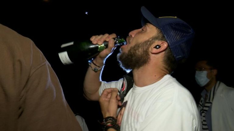 La celebración de Antonio David Flores tras el triunfo de Olga Moreno: lágrimas de emoción y rabia