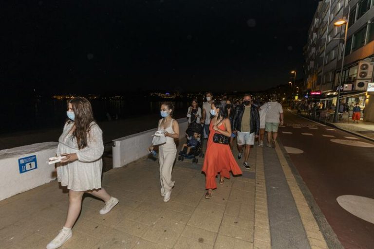 Baja la presión hospitalaria en Galicia pero los casos activos rozan los 16.000