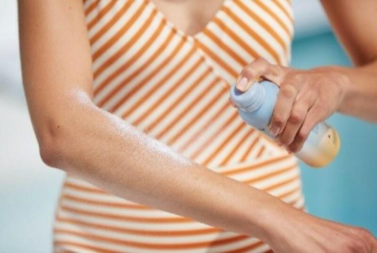 Poco más de la mitad de la población española se protege del sol a diario y uno de cada cuatro solo lo hace en verano