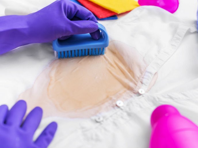 Cómo quitar las manchas de cremas en la ropa 3 Dile adiós a las manchas de cremas sin problema