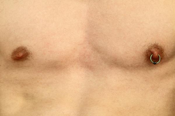 Cómo cuidar las heridas de un piercing 3 ¿Qué pasa si tengo dolor en la zona?