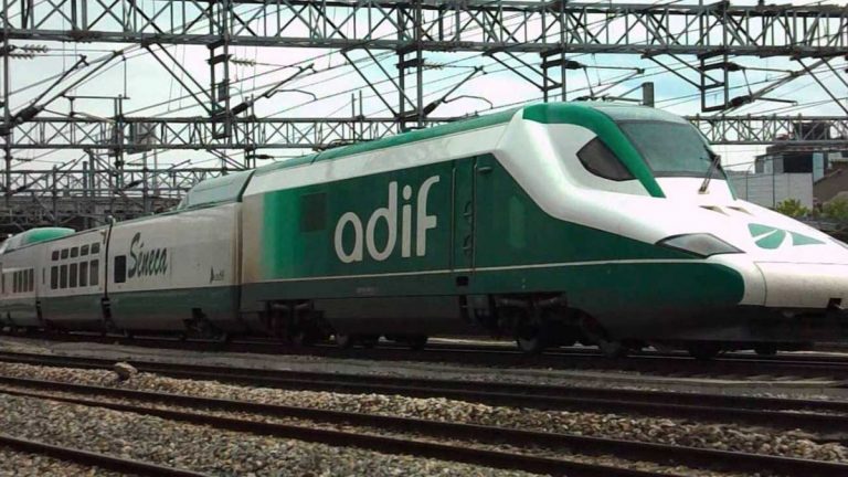 Adif adjudica a Ferrovial, Acciona, FCC y Sacyr el mantenimiento de la red convencional