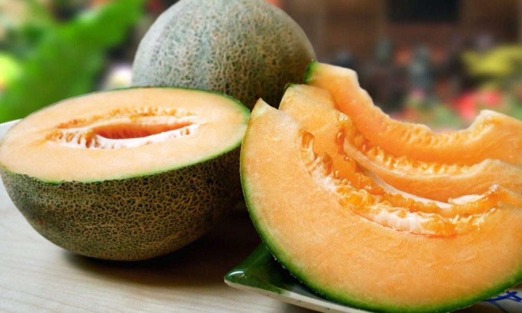Beneficios de los que puedes gozar solo por consumir melón