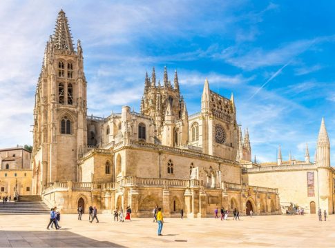 Burgos se echa a la calle para conmemorar los 800 años de la Catedral de Santa María