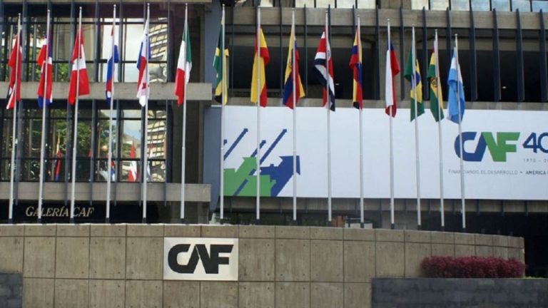 CAF advierte que Latinoamérica necesita acelerar la digitalización de sus infraestructuras