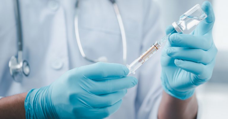 Cantabria continúa esta semana administrando segundas dosis a los grupos de 60 a 69 años