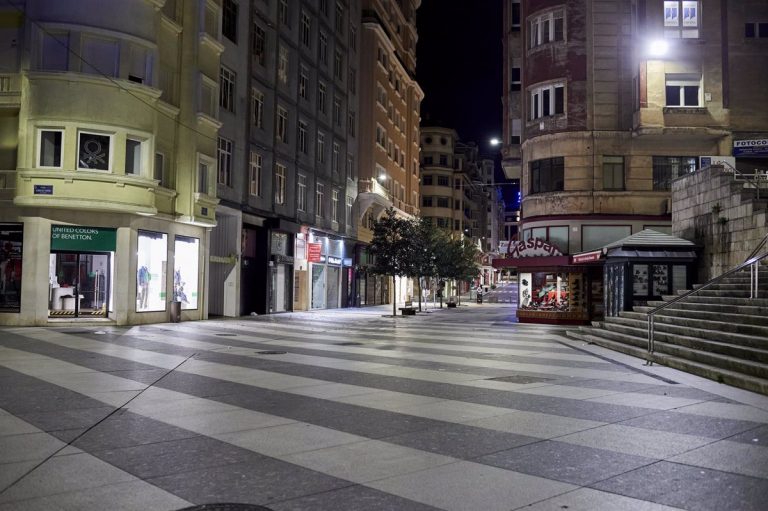 Cantabria estudia que el pasaporte Covid permita acceder a interiores de varios sectores