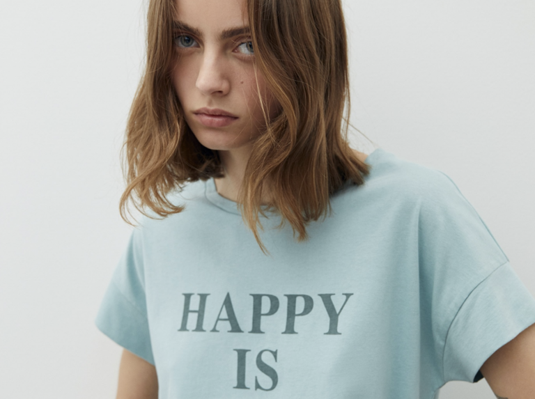 Sfera: la camiseta estampada a 3,99 euros y otras gangas en rebajas