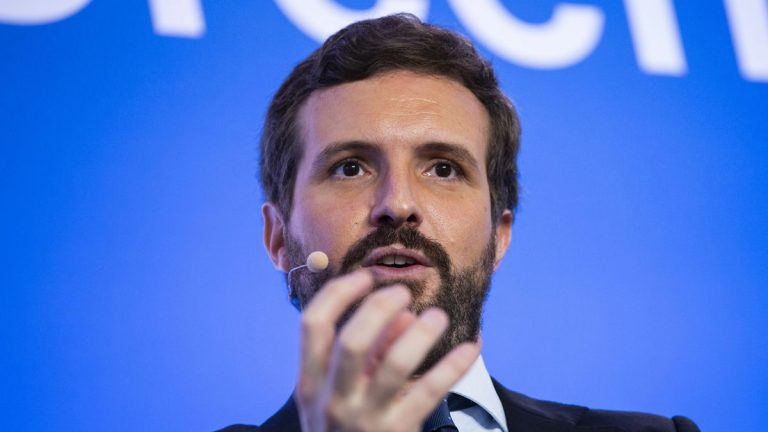 Casado ataca a Sánchez ante subida de casos Covid