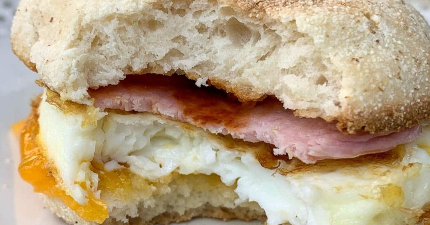 Cópiale a McDonald's: así se hace el McMuffin con huevo