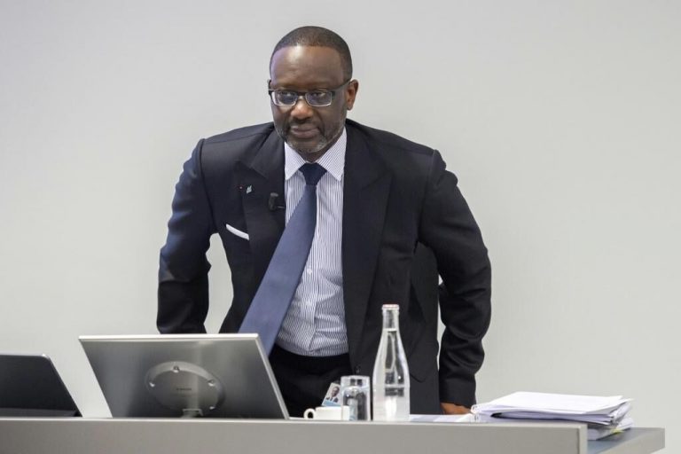Credit Suisse zanja el caso de espionaje a exdirectivos que costó el cargo a Thiam
