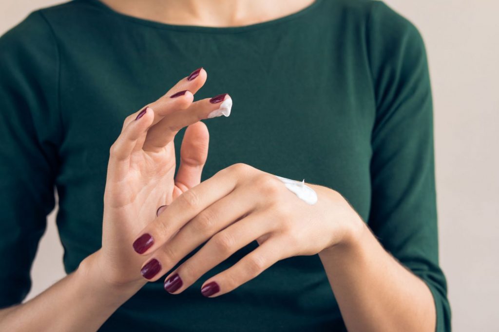 ¿Crema de manos es una crema reparadora?