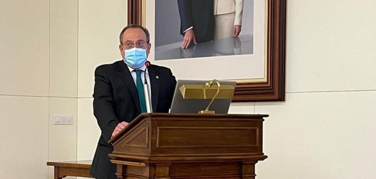 Defienden en la UGR la primera tesis doctoral sobre COVID-19 en España