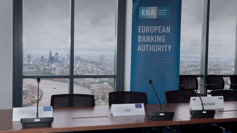 Santander, BBVA y Bankinter, menos impactados que la media europea en los test de estrés de la EBA