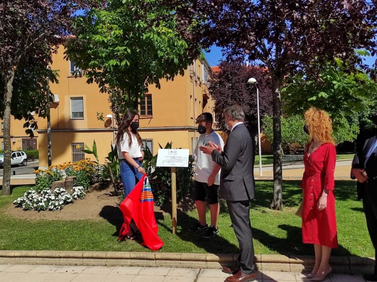 El Ayuntamiento de Salamanca dedica un jardín a la memoria del reportero asesinado en Burkina