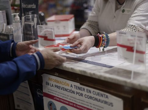 El Consejo de Ministros aprueba la venta sin receta de test de antígenos en farmacias
