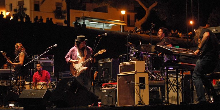 El Festival de Jazz de Peñíscola arranca con el espectáculo musical 'Sessió a la nit'