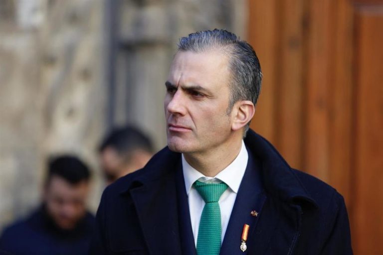 Vox anima al PP a 
