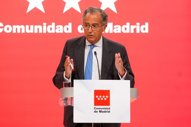 Madrid censura que el Gobierno permitirá titular en Secundaria sin límite de suspensos