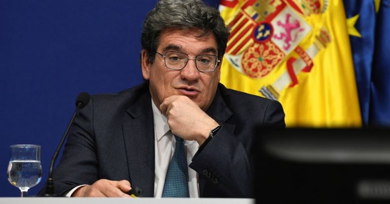 El Gobierno aprueba el primer bloque de la reforma de pensiones