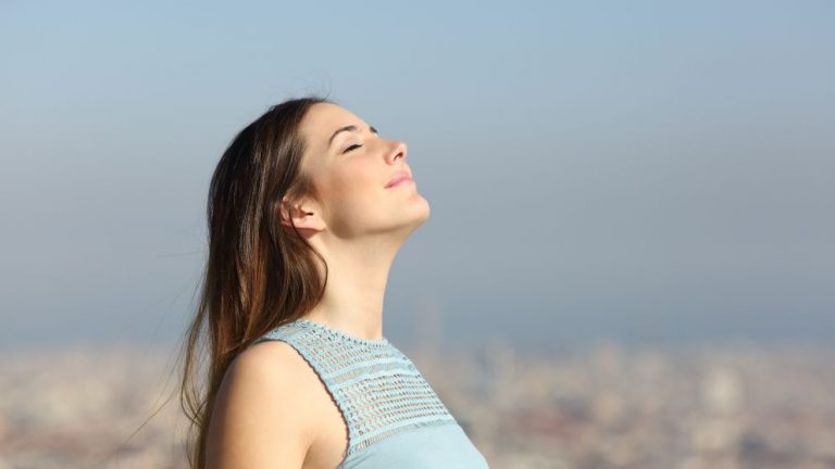 Este es el motivo por el que conviene respirar por la nariz en lugar de la boca