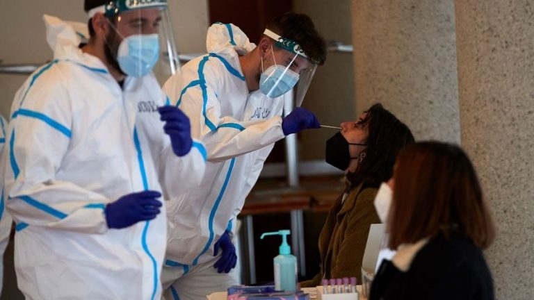 Galicia registra récord de contagios en la quinta ola con 1.593