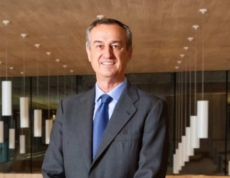 González-Bueno:  Las transacciones en oficinas físicas 