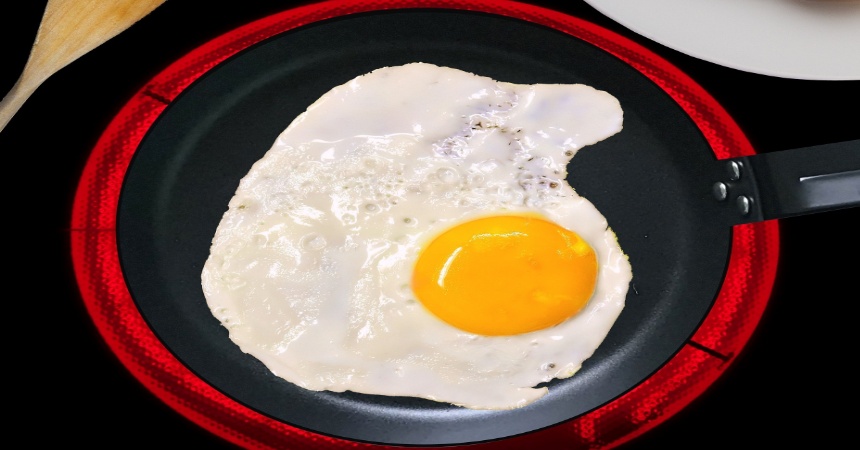 Huevos fritos: el truco para hacerlos sin aceite